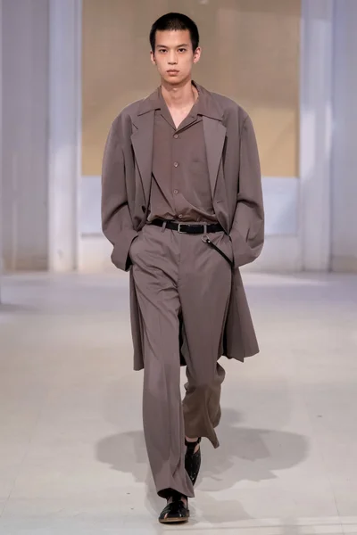 Look 29